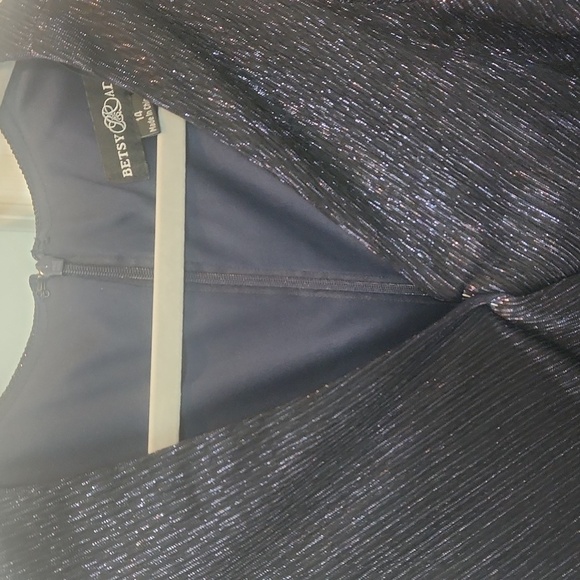 Fully lined Betsy & Adam's gown - Picture 5 of 9